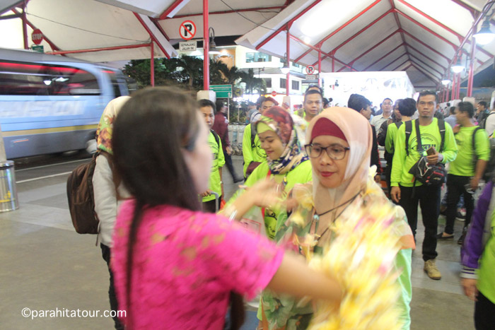 Parahita Tour Customer