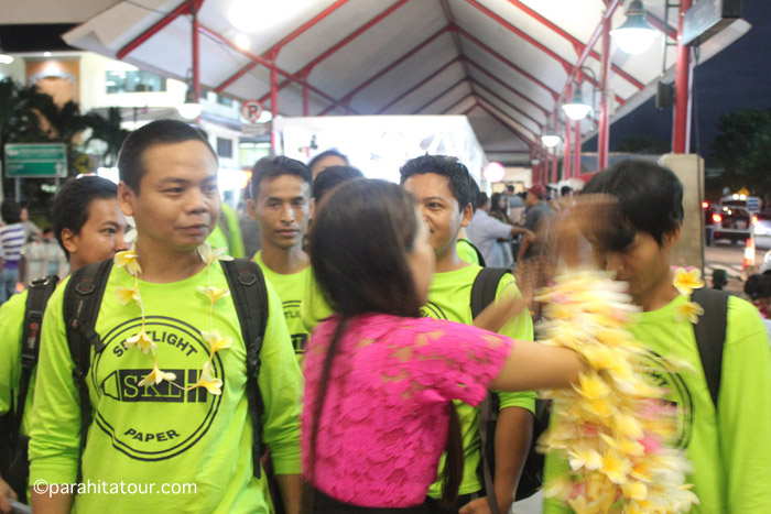 Parahita Tour Customer