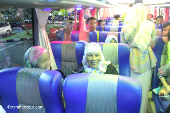 Parahita Tour Customer