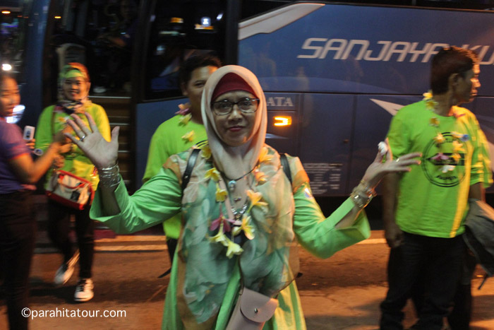 Parahita Tour Customer