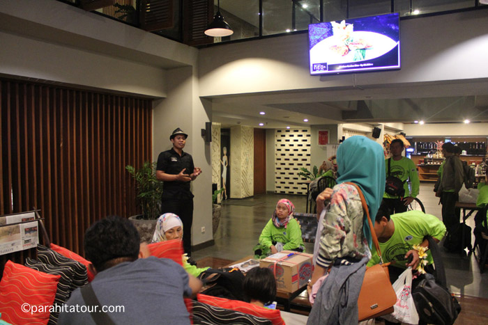 Parahita Tour Customer