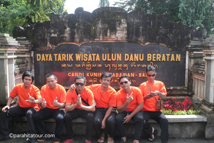 Parahita Tour Customer