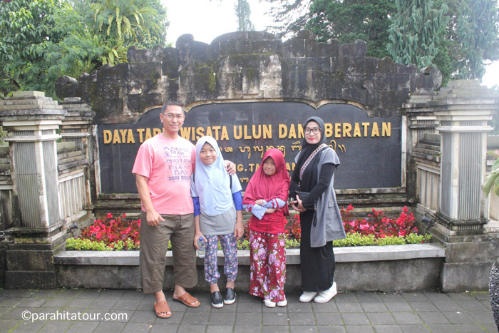 Parahita Tour Customer