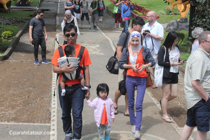 Parahita Tour Customer