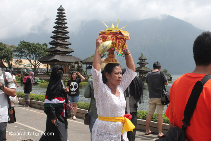 Parahita Tour Customer