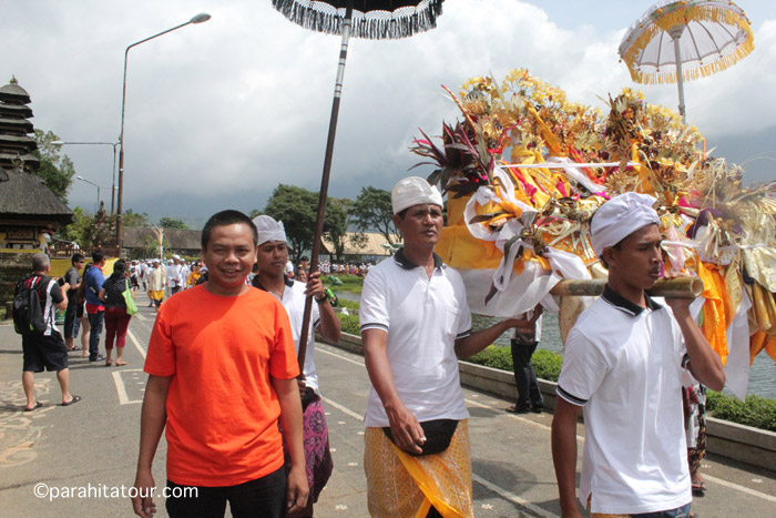 Parahita Tour Customer