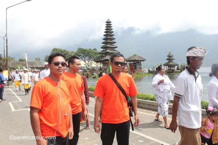 Parahita Tour Customer
