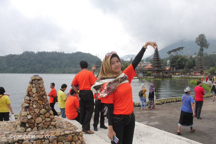 Parahita Tour Customer