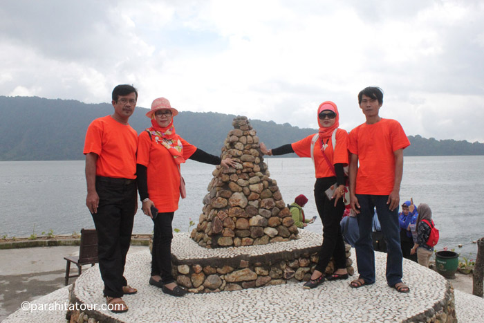 Parahita Tour Customer