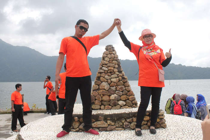 Parahita Tour Customer