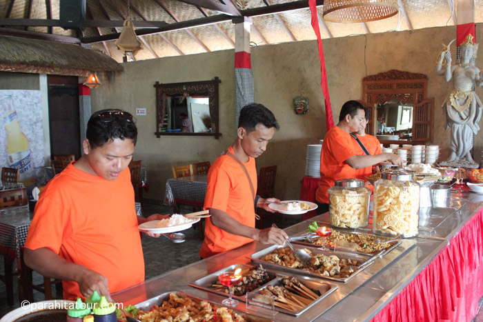 Parahita Tour Customer