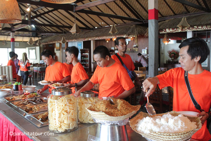 Parahita Tour Customer
