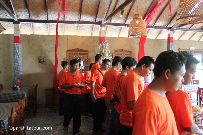 Parahita Tour Customer