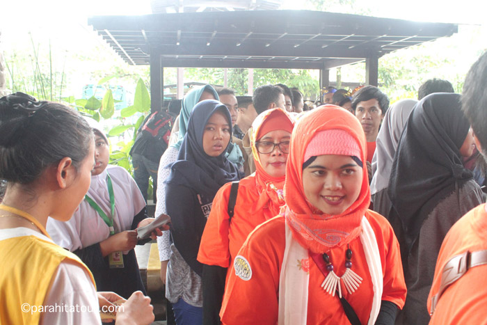 Parahita Tour Customer