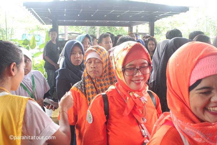 Parahita Tour Customer