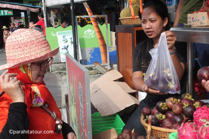 Parahita Tour Customer