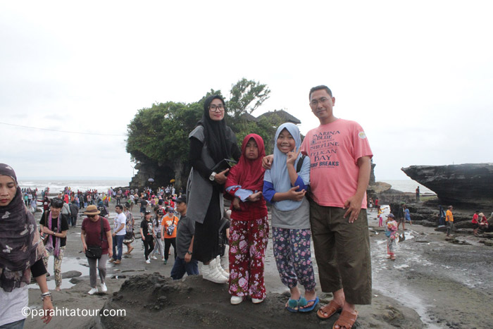 Parahita Tour Customer