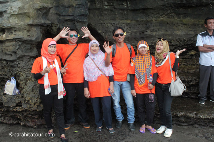 Parahita Tour Customer