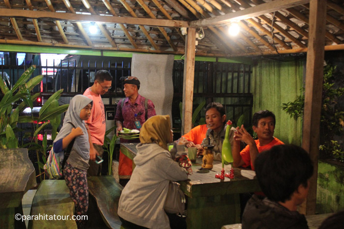 Parahita Tour Customer