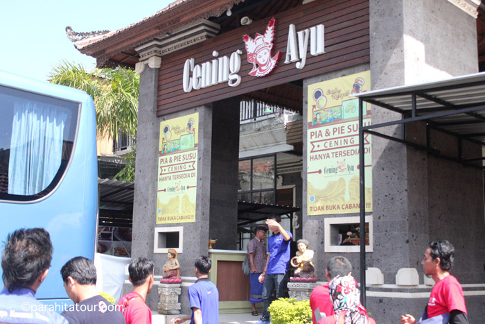 Parahita Tour Customer