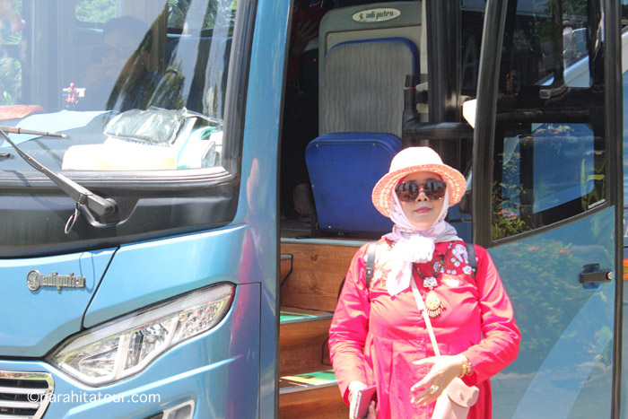 Parahita Tour Customer