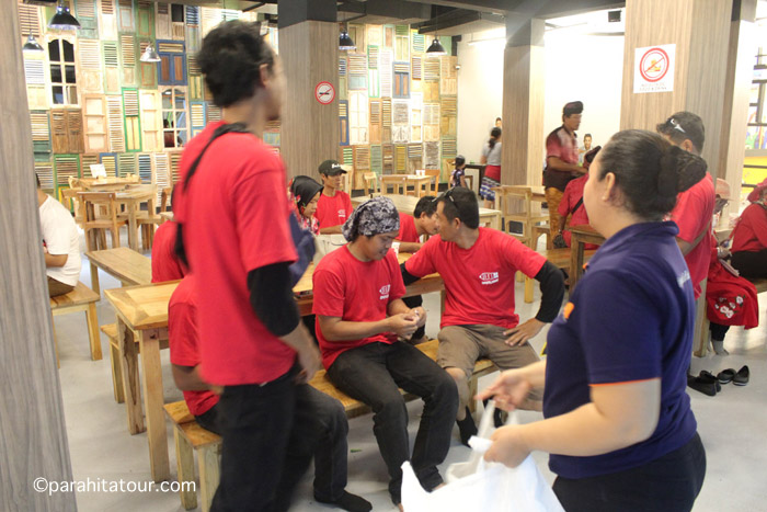 Parahita Tour Customer