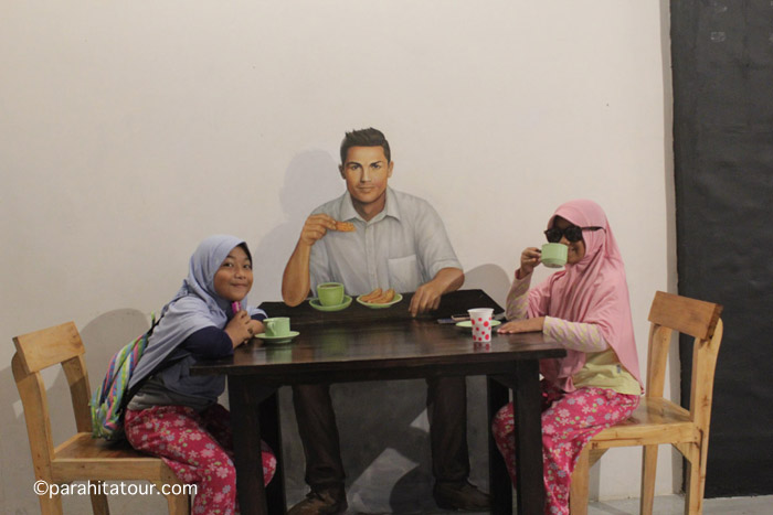 Parahita Tour Customer