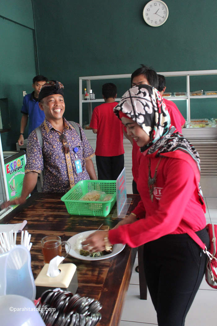 Parahita Tour Customer