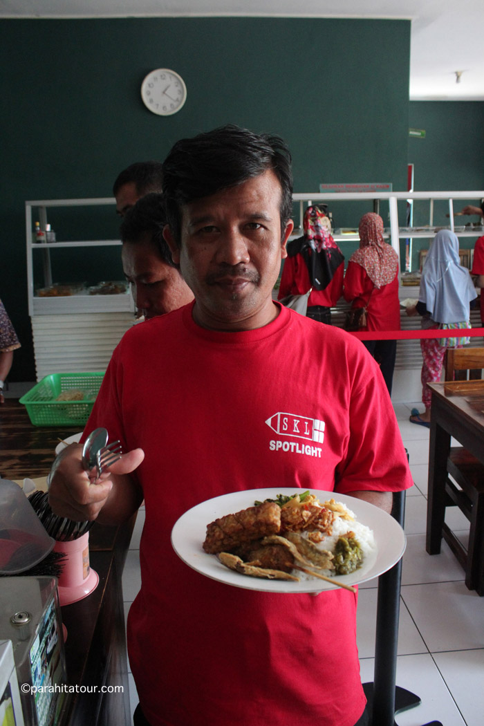 Parahita Tour Customer