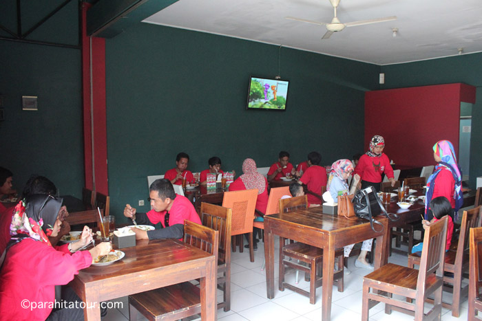 Parahita Tour Customer