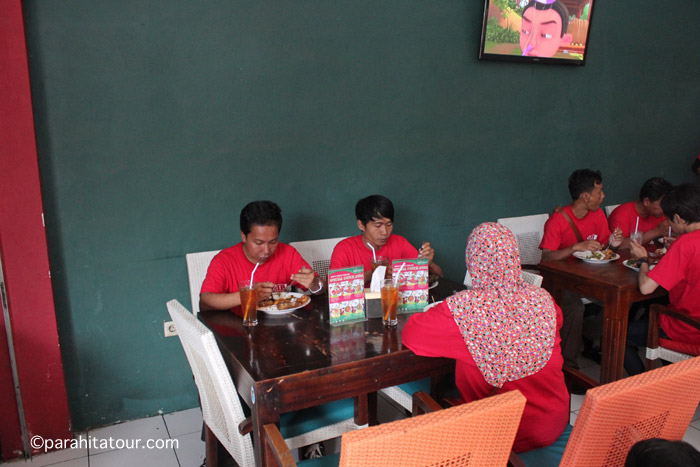 Parahita Tour Customer