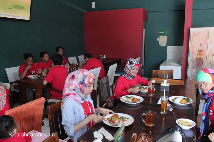 Parahita Tour Customer