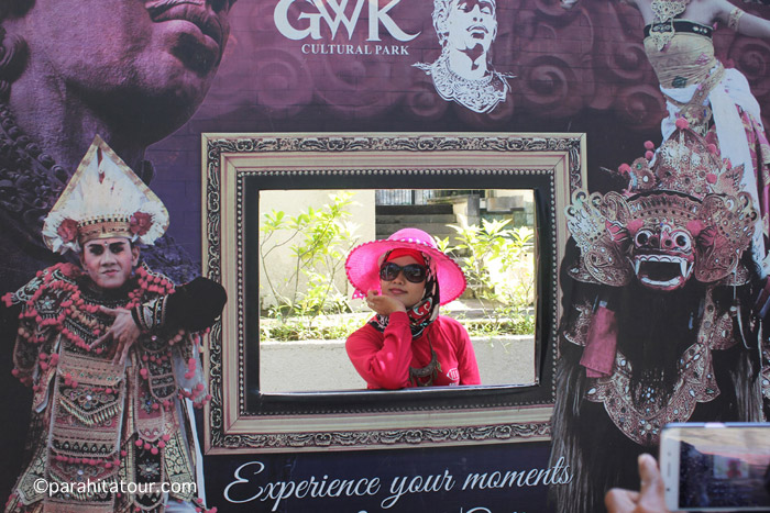 Parahita Tour Customer