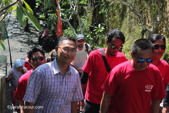 Parahita Tour Customer