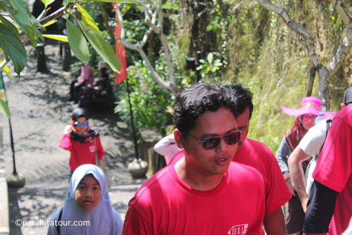 Parahita Tour Customer