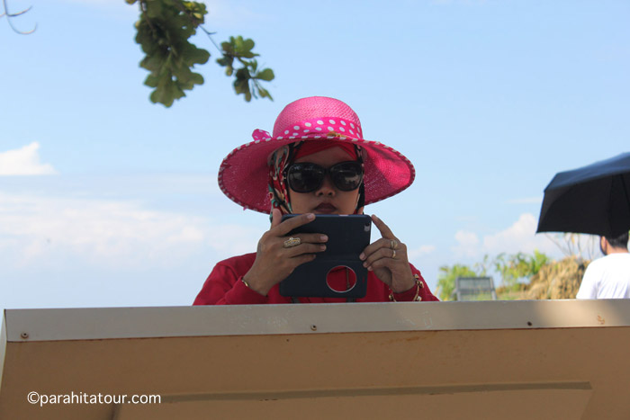 Parahita Tour Customer