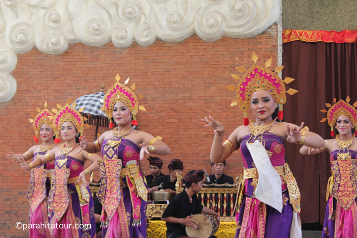 Parahita Tour Customer