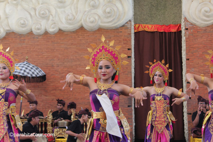 Parahita Tour Customer