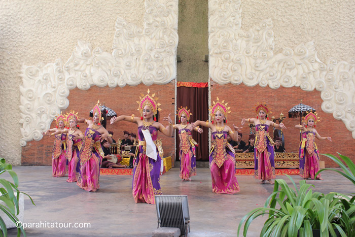Parahita Tour Customer