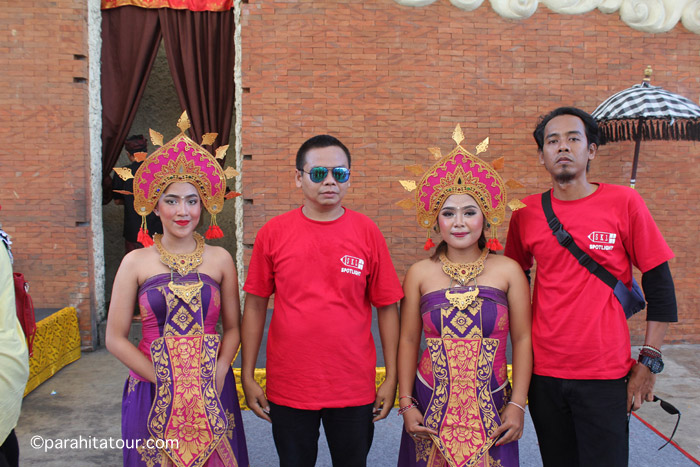 Parahita Tour Customer