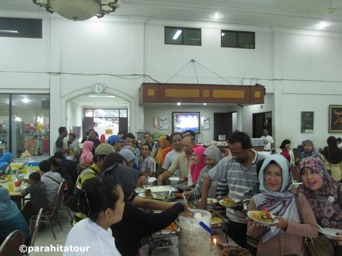 Parahita Tour Customer