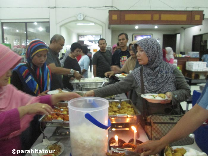Parahita Tour Customer
