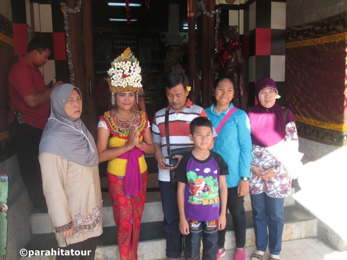 Parahita Tour Customer