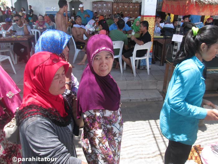 Parahita Tour Customer