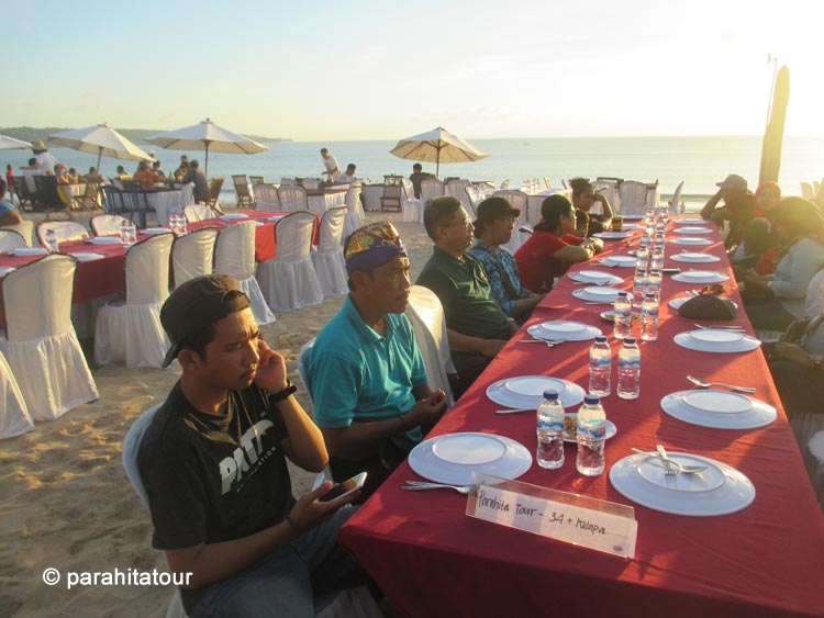 Parahita Tour Customer