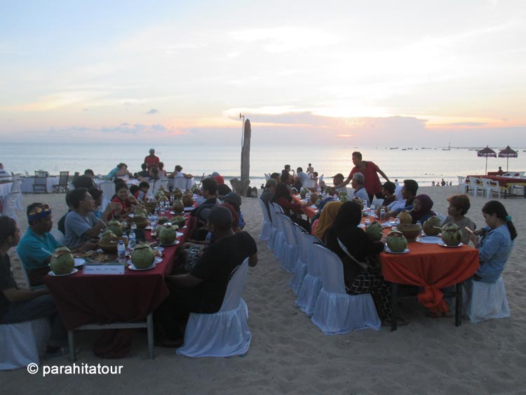 Parahita Tour Customer