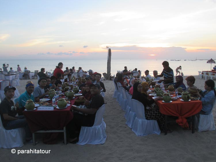Parahita Tour Customer