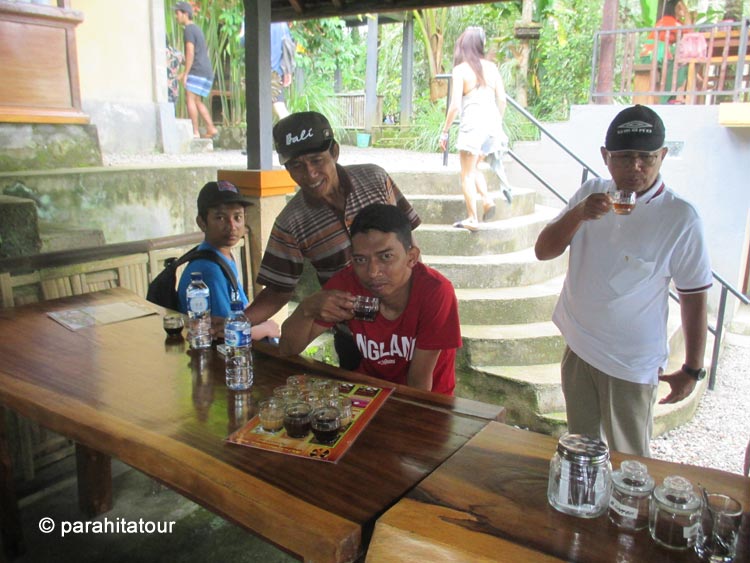 Parahita Tour Customer