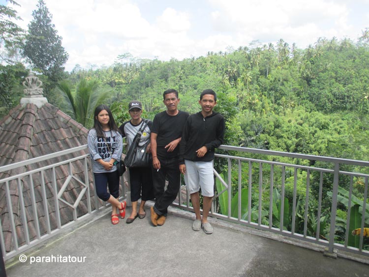 Parahita Tour Customer