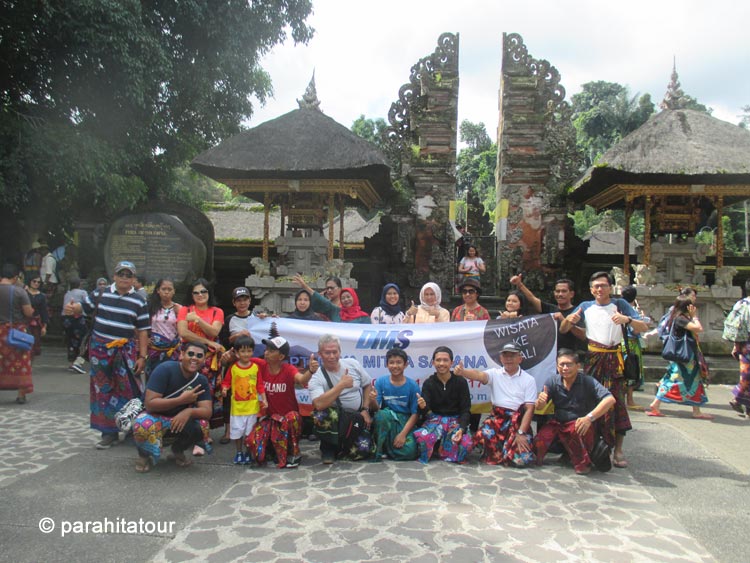 Parahita Tour Customer